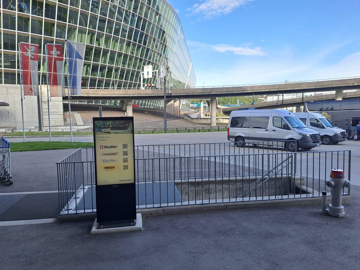 Zürich Airport Bus Station Platform R